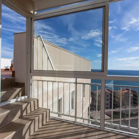 Lighthouse Penthouse Apartment *